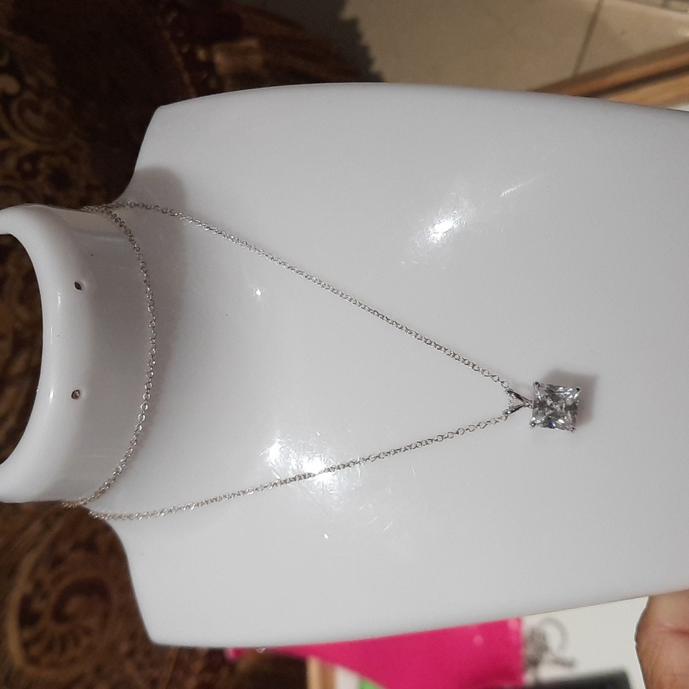 NEW GENUINE SOLID STERLING SILVER PRINCESS CUT SOLITAIRE PENDANT & 18" CHAIN ♥️